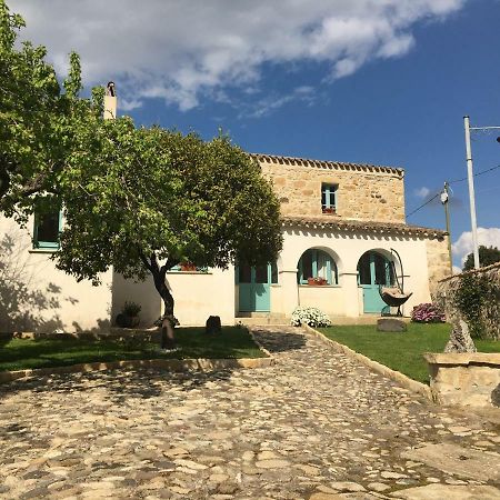 B&B Su Strintu Tuili Bagian luar foto