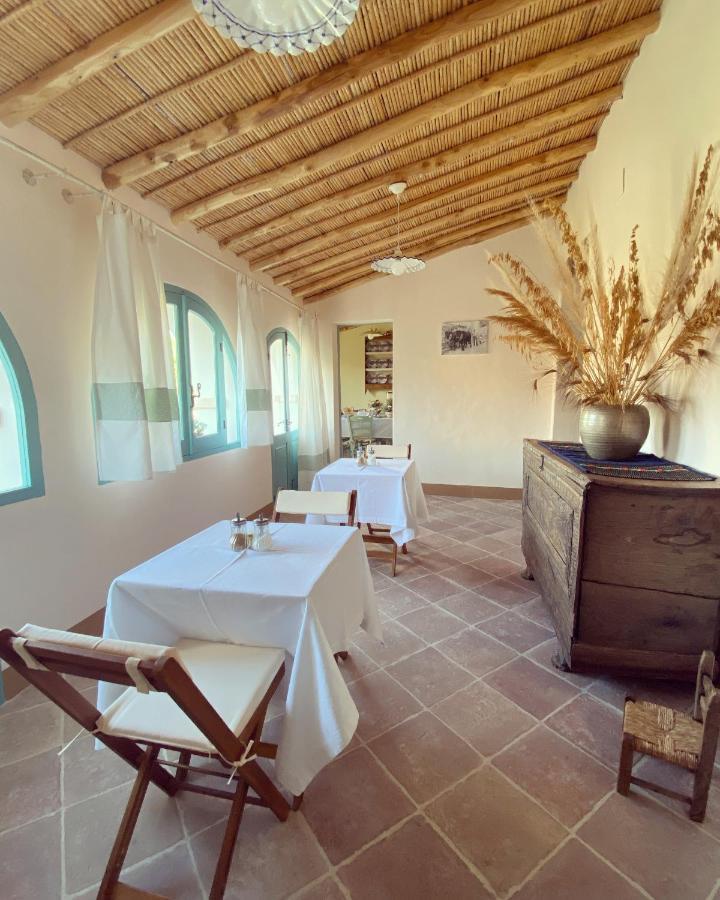 B&B Su Strintu Tuili Bagian luar foto