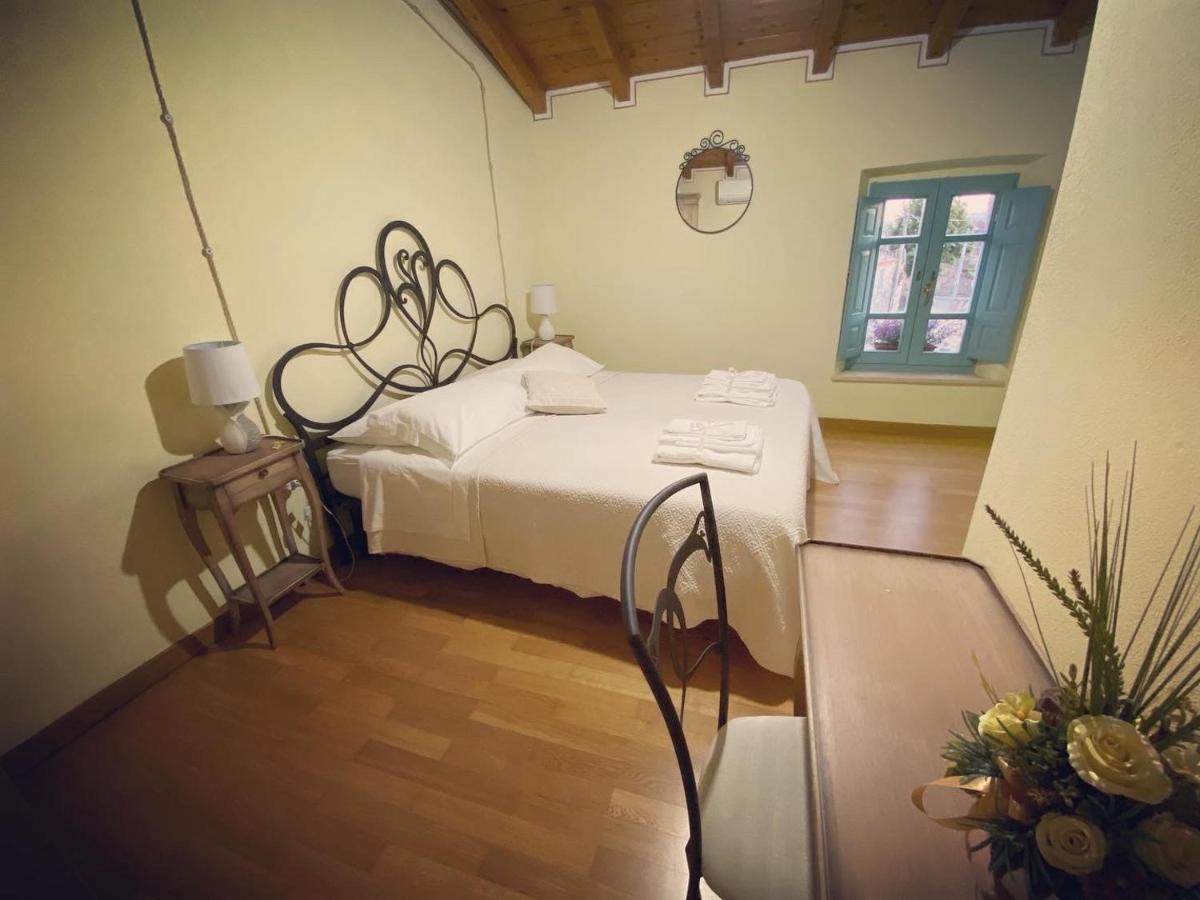 B&B Su Strintu Tuili Bagian luar foto