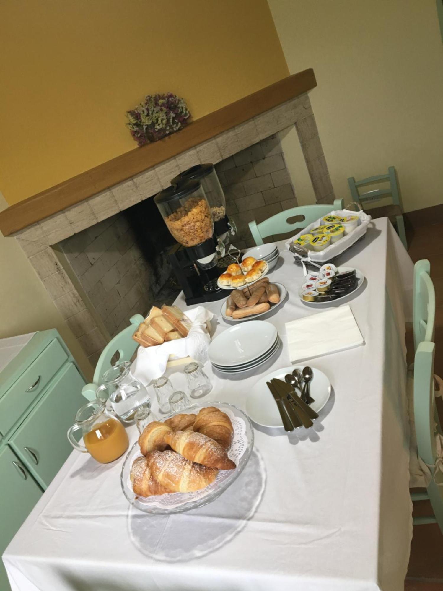 B&B Su Strintu Tuili Bagian luar foto