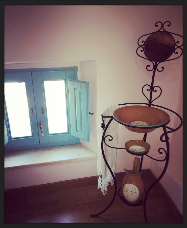 B&B Su Strintu Tuili Bagian luar foto