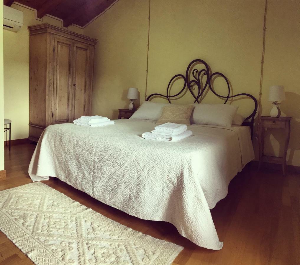 B&B Su Strintu Tuili Bagian luar foto