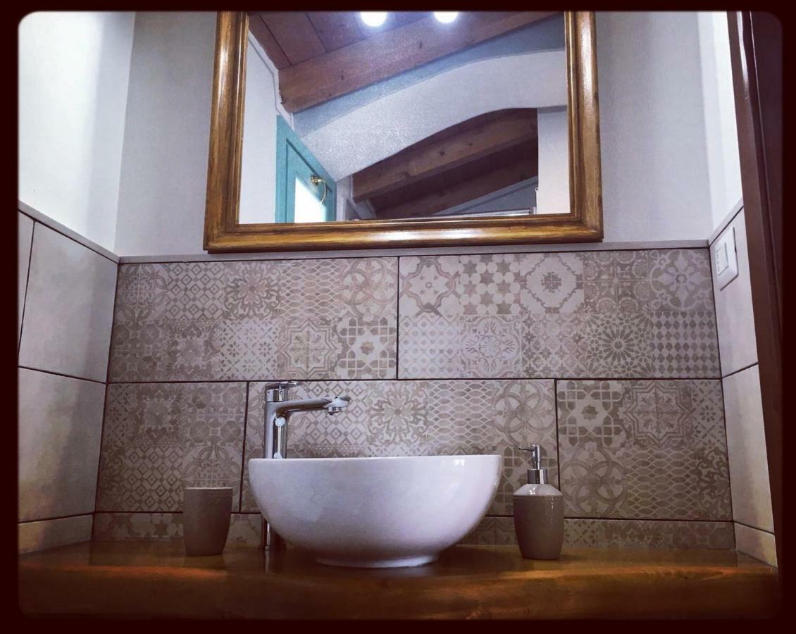 B&B Su Strintu Tuili Bagian luar foto