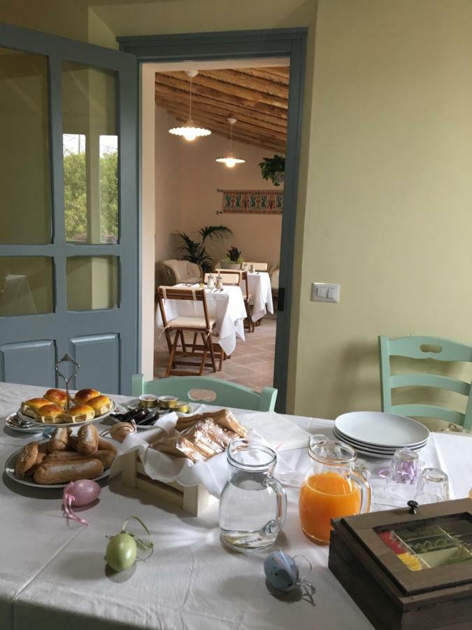 B&B Su Strintu Tuili Bagian luar foto